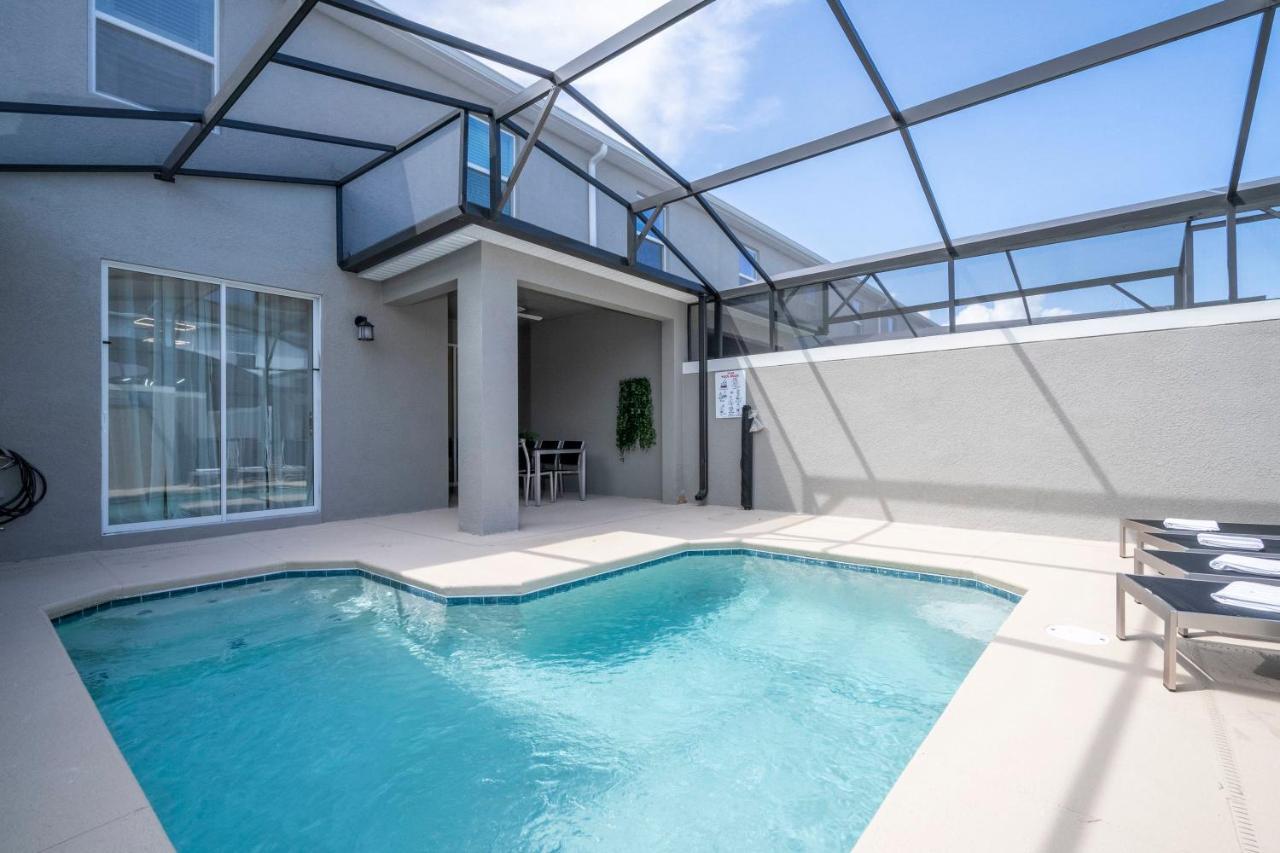 Wonderful 4bd W Pool Close To At Storeylake 2669 Hébergement de vacances