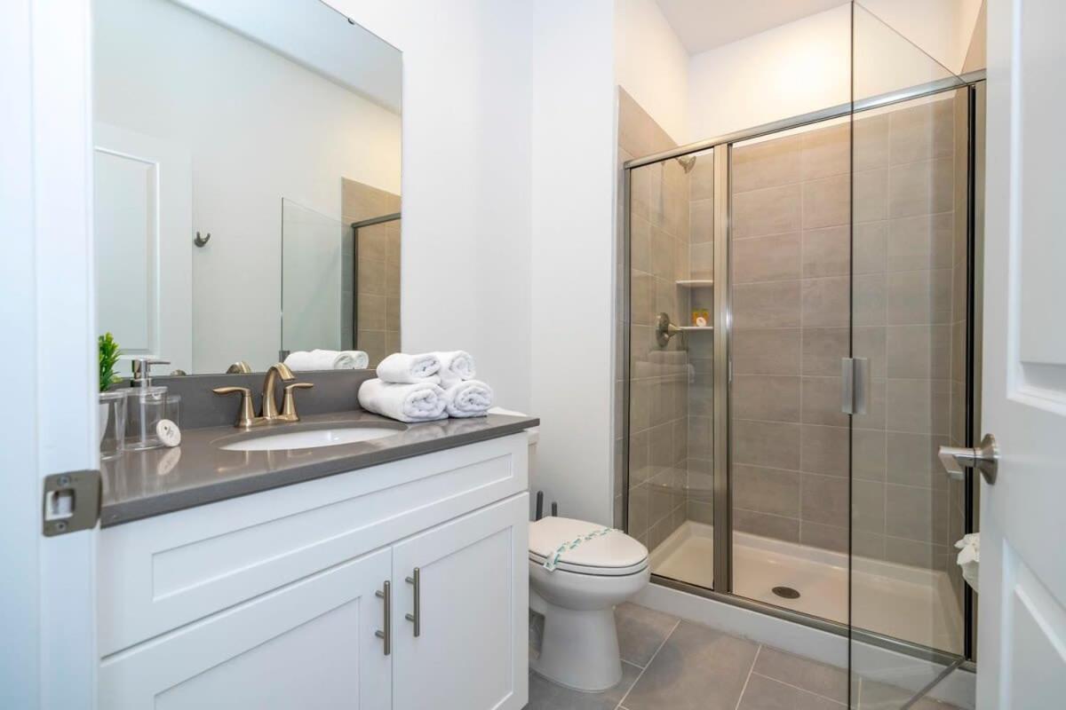 Wonderful 4bd W Pool Close To At Storeylake 2669 Hébergement de vacances *